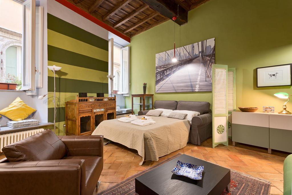 As Feel - Vicolo Delle Grotte Rome